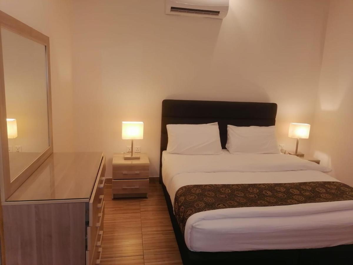 Al-Ahlam Hotel Apartments Акаба Екстериор снимка