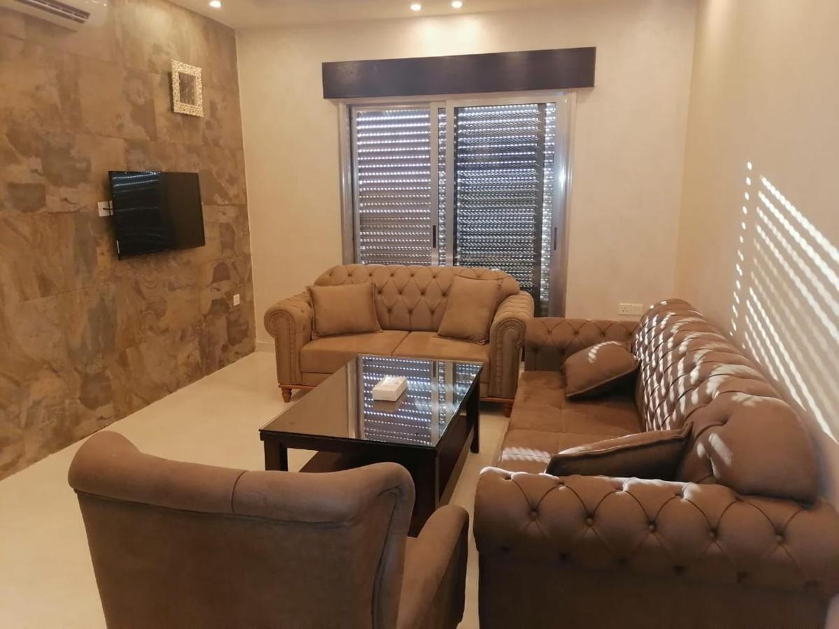 Al-Ahlam Hotel Apartments Акаба Екстериор снимка