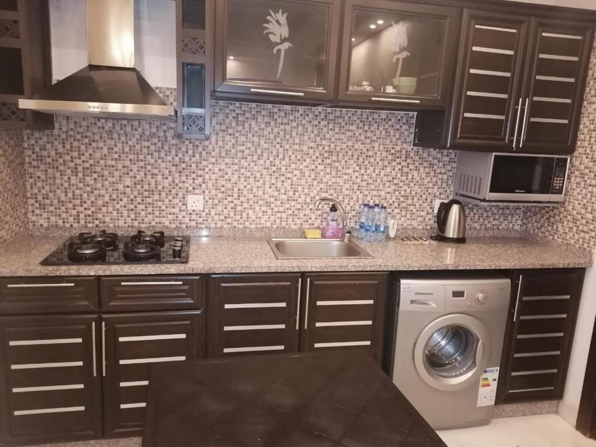 Al-Ahlam Hotel Apartments Акаба Екстериор снимка